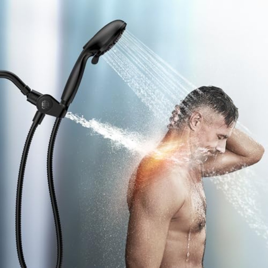 Filtered Shower Head with Hand - Spa & Wellness Jura Resort Centre De Loisirs Des Franches Montagnes avis et prix